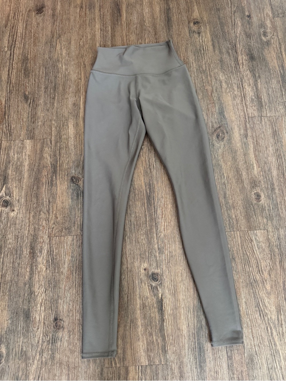 ALO Yoga | Pants & Jumpsuits | Alo Yoga Airlift Leggings Xs Light